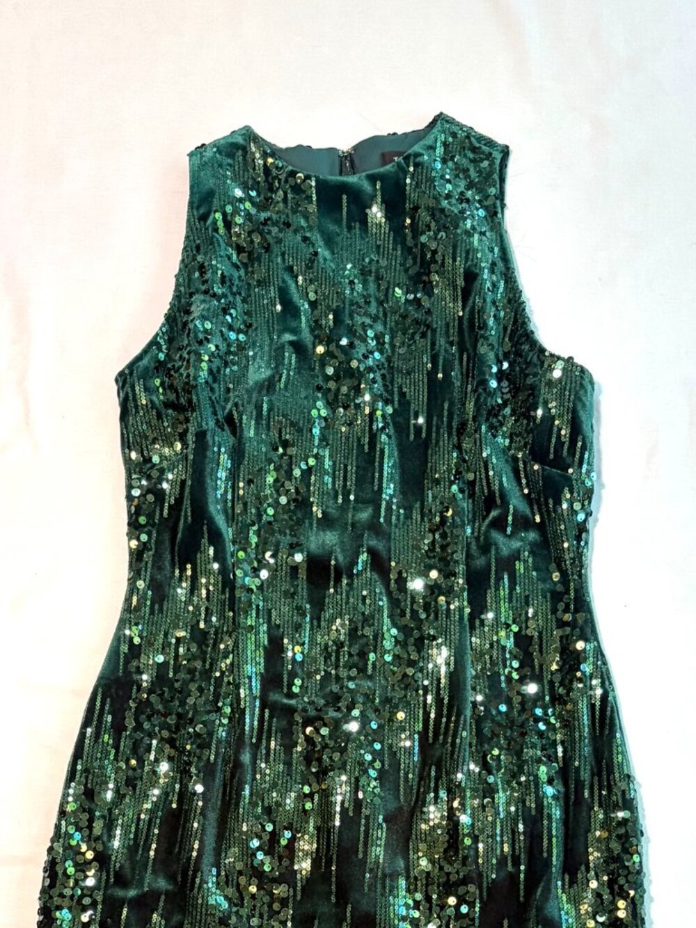 Tahari green velvet dress 6 sequins stretch sheath - Picture 4 of 12
